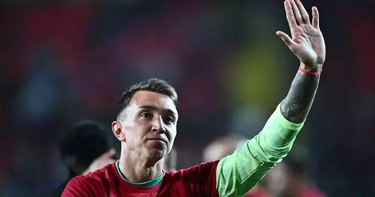 Uruguaylı gazetecileri Muslera nın gideceği takımı açıkladı! Haziran ayında imza atacak