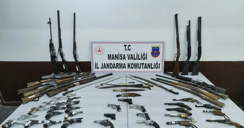 Silah, kılıç, kama... Manisa da kaçakçılık operasyonu Sözcü Gazetesi