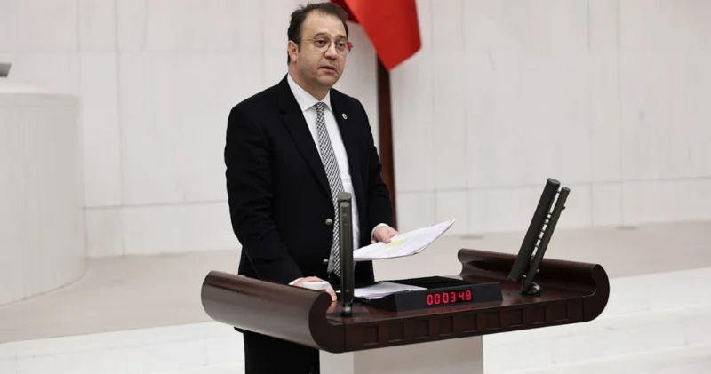 CHP li Alp: Ne zamandan beri Kürtlerin belediye meclislerinde yer almaları bu ülkede suç kabul ediliyor?