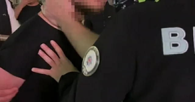 Polise direnip olay yerine çağırdığı arkadaşlarıyla hakaret eden alkollü sürücü tutuklandı Aydın Haberleri