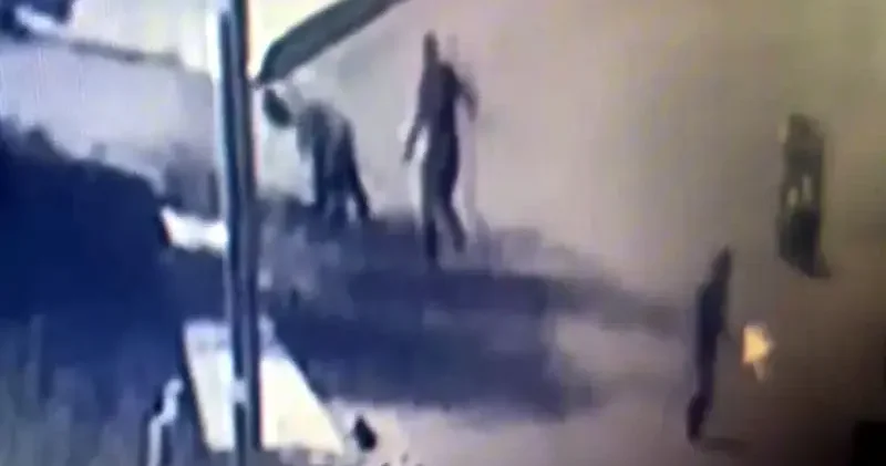 Avcılar’da eşinin kendisini aldattığından şüphelendiği kişiyi bıçaklayıp, teslim oldu