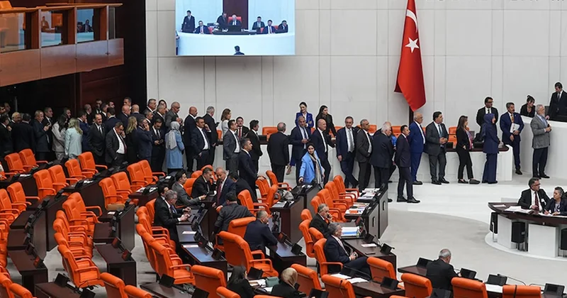 Son Dakika... Erdoğan a ordudan ihraç yetkisi veren düzenlemede geri adım atıldı Sözcü Gazetesi