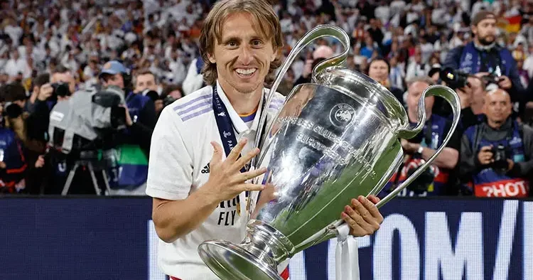 Real Madrid resmen açıkladı! Luka Modric ayrılıyor