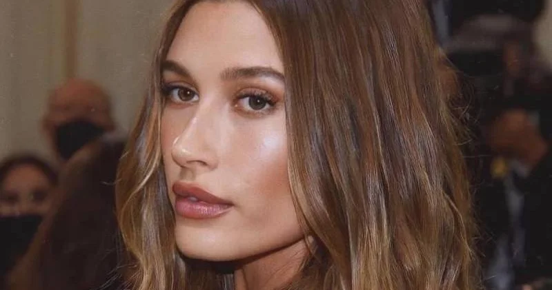 Hailey Bieber: Annelik sizi uçurumun kenarına getiriyor
