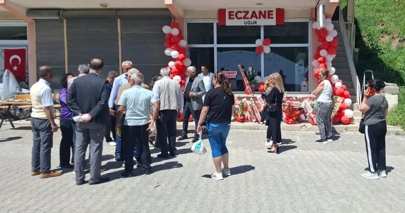 İlçede 18 yıl sonra ilk eczane açıldı