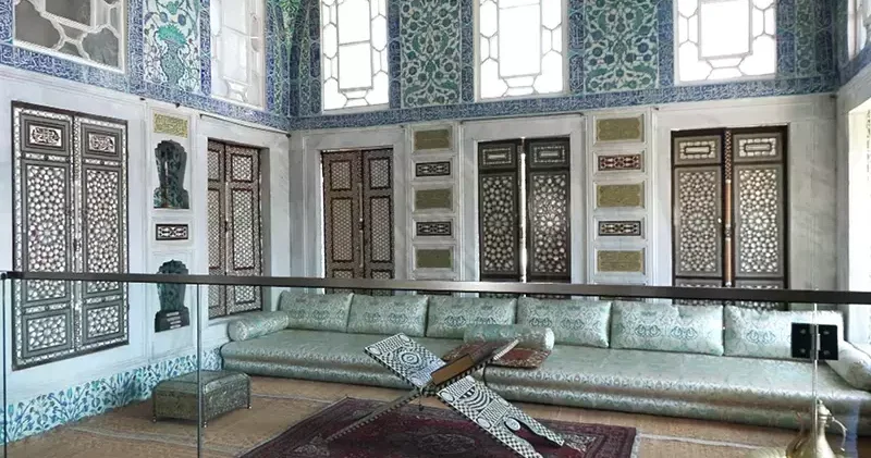 Topkapı Sarayı nda restorasyonu tamamlanan harem odaları ziyarete açıldı