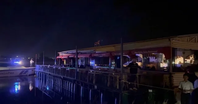 Fırat Nehri nde duba restoranın halatının kopması paniğe neden oldu Şanlıurfa Haberleri