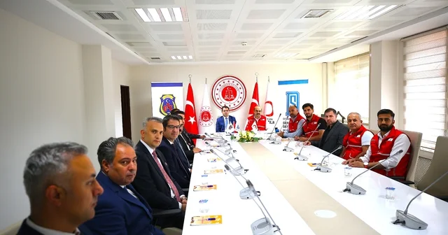 Diyarbakır Cumhuriyet Başsavcılığı ile Türk Kızılay ı arasında işbirliği protokolü imzalandı Diyarbakır Haberleri