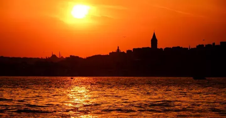 Önce yaz sıcağı sonra kuvvetli yağış! Prof. Dr. Orhan Şen, İstanbul için tarih verdi