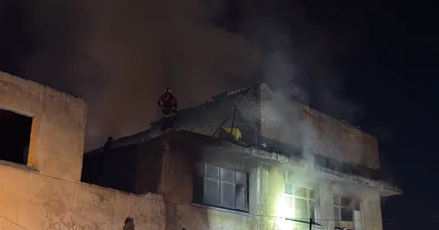Balıkesir de 3 katlı binada çıkan yangında 1 kişi hayatını kaybetti Balıkesir Haberleri