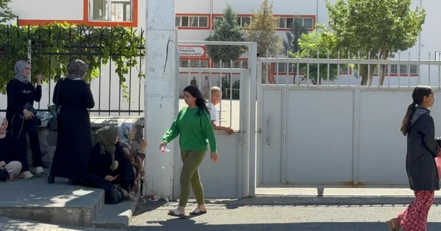 Kayıp kimliği için mekik dokudu; polis sayesinde sınava yetişti Diyarbakır Haberleri
