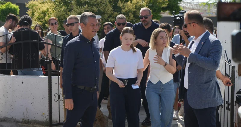 CHP lideri Özgür Özel, Nehir Zeyrek i bugün de sınava gireceği okula bıraktı