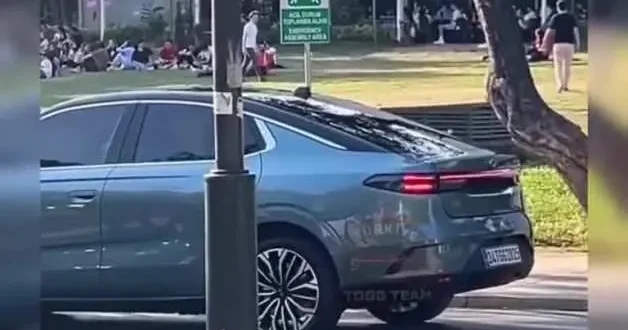 Togg T10F reklam çekiminde görüntülendi! Şıklığıyla göz kamaştırdı