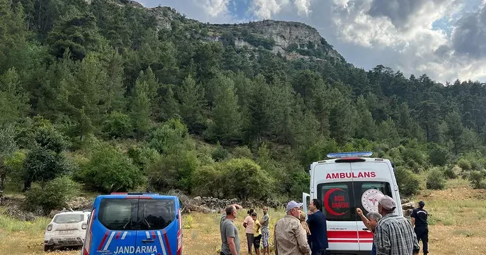 Ot toplamak için antik kente çıkan kadın kayalıklardan düşerek hayatını kaybetti