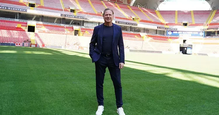 Kayserispor, Markus Gisdol için imza töreni düzenledi