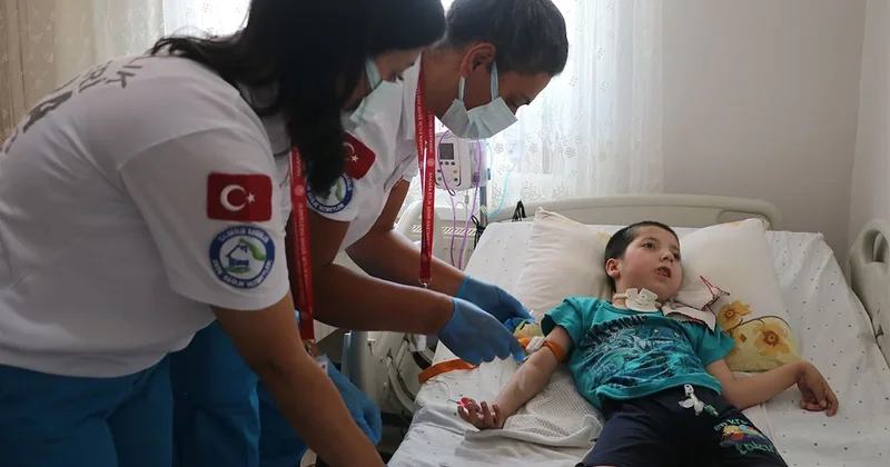 Arda nın umut dolu mücadelesi: Doktorlar yüzde 1 yaşama şansı verdi ama o hayata tutundu Sözcü Gazetesi