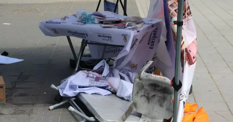 Eskişehir de AK Parti standına saldırı
