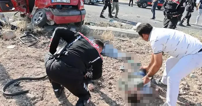 Aksaray da feci kaza! Araçta üniversite sınavına giden öğrenciler de vardı