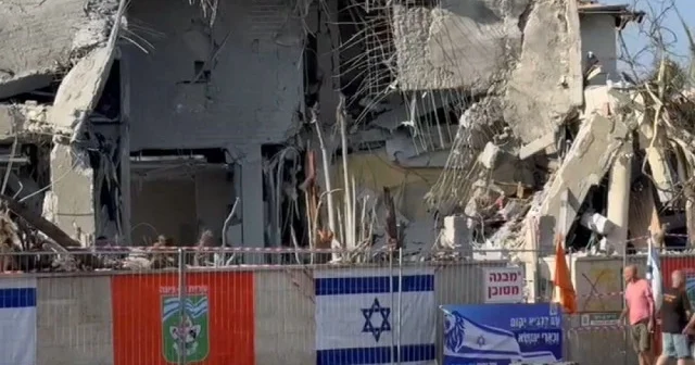İran ın saldırısının ardından Tel Aviv: Birçok bina ağır hasar aldı VİDEO İZLE