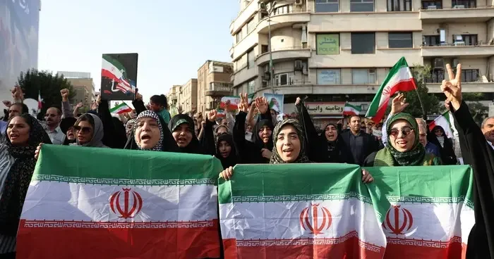 İran’da ABD’nin saldırıları protesto edildi: Teslimiyet yok, ABD ile savaş