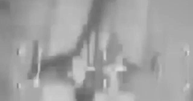 İran’a hava darbesi: Dezful’daki F 5 savaş uçağı imha edildi VİDEO İZLE