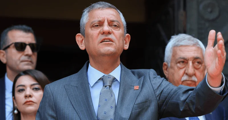 Özgür Özel kimse kurtulduk sanmasın diyerek duyurdu!