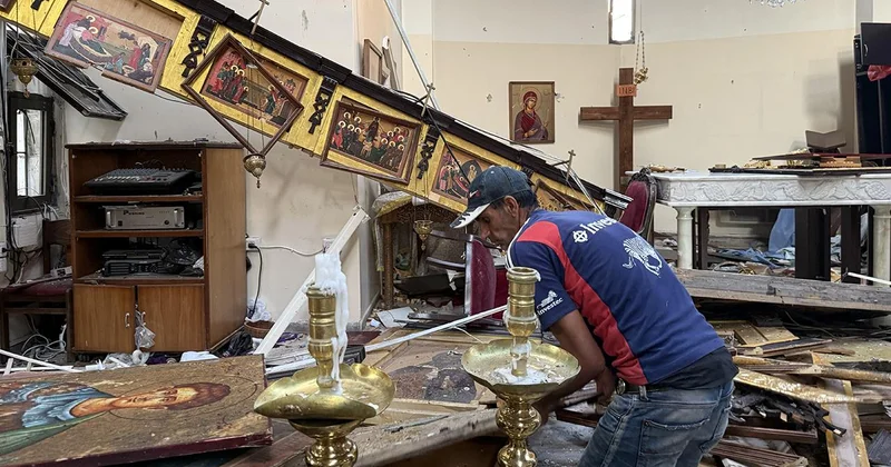 Şam da kilisede meydana gelen patlamada 13 kişi hayatını kaybetti