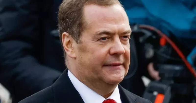 Eski Rusya Devlet Başkanı Medvedev: Birçok ülke İran a nükleer başlık tedarik etmeye hazır