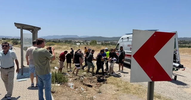 İzmir de motosikletin duraktaki yayaya çarpması sonucu 2 kişi yaralandı İzmir Haberleri