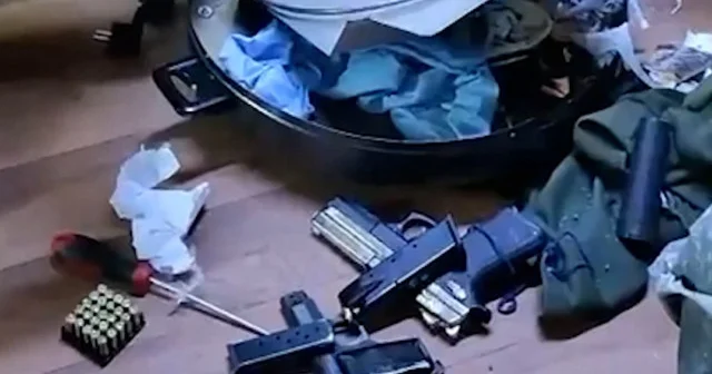 Samsun da elektrikli ocak içine gizlenmiş silah ele geçirildi VİDEO İZLE