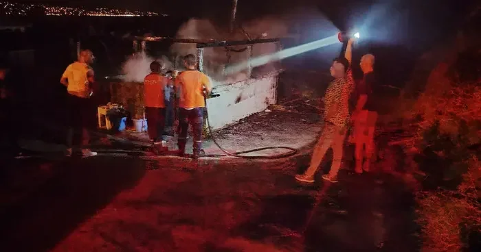 Giresun’da bir iş yeri çıkan yangında kullanılmaz hale geldi