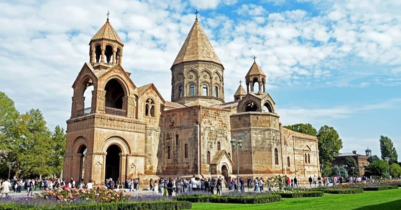 Paşinyan Eçmiadzin yakınında miting çağrısında bulundu, Ana Taht tepki gösterdi Agos