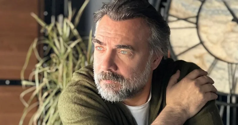 Oktay Kaynarca dolandırıcılık mesajına tepki gösterdi: Bizim kendi dolandırıcımız var geri zekâlılar, size ihtiyaç yok