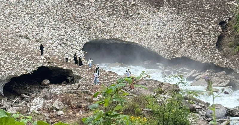Rize de acı son: Fotoğraf çektirirken kar kütlesinin altında kaldı Sözcü Gazetesi