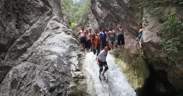 İlk kez Osmaniye de keşfedildi! En büyüğü 30 metreden dökülüyor...