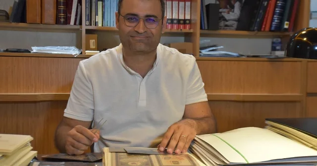 Koleksiyonundaki pullarla tarihe ışık tutuyor İzmir Haberleri