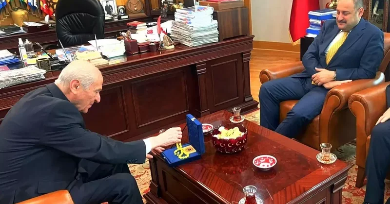 MHP ye mi geçiyor? Mehmet Kasım Gülpınar dan Bahçeli ye sürpriz ziyaret