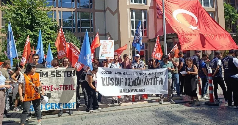 LGS de şaibe iddialarına karşı Halkevleri ve öğrencilerden protesto: Saraya değil eğitime bütçe ayırın
