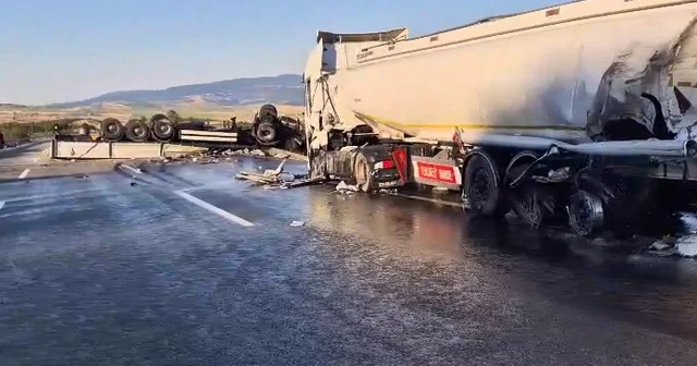Balıkesir de TIR ile akaryakıt tankeri çarpıştı: 1 yaralı Balıkesir Haberleri