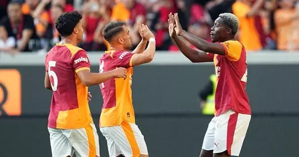 Oyuncu satması gereken Galatasaray da kampın sürpriz ismine iki flaş talip