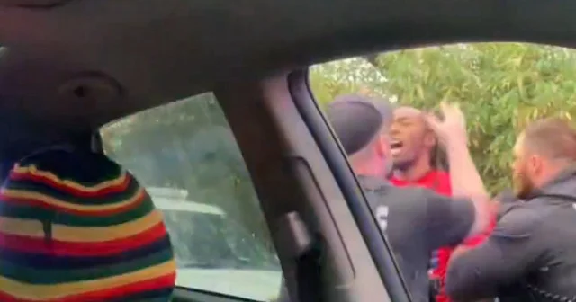 ABD deki polis vahşetinin yeni görüntüleri ortaya çıktı: ‘Farları yakmadı’ diye aracından dövülerek indirildi VİDEO İZLE