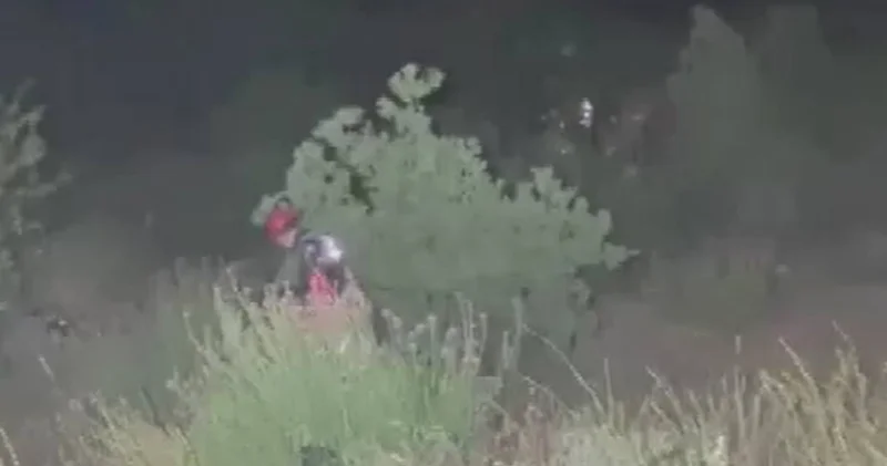 Motosikletten savruldu: 35 metrelik uçuruma yuvarlandı