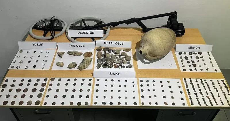 Baskın yapılan evden müze çıktı: 250 sikke, 404 tarihi eser