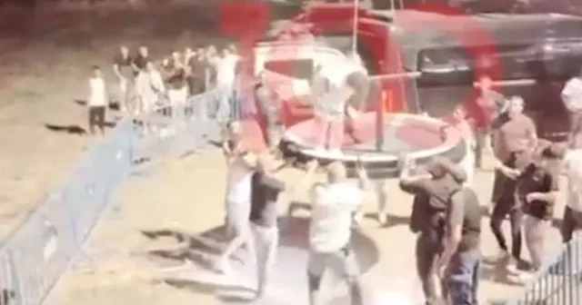 Çakal vuruldu mu, sağlık durumu nasıl? Rapçi Emirhan Çakal silahlı saldırıya mı uğradı? Çakal a saldırı anı saniye saniye yansıdı VİDEO İZLE