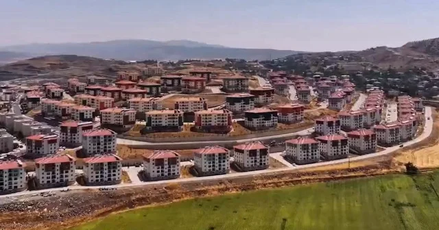 Asrın inşa seferberliği sürüyor deprem bölgesi yeniden ayağa kaldırılıyor VİDEO İZLE