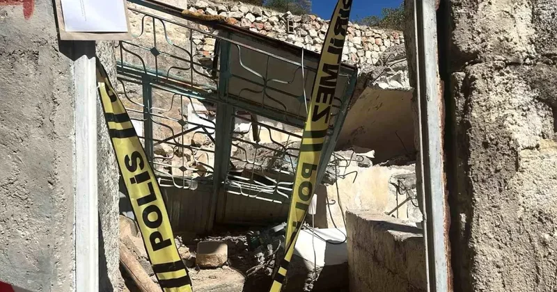 Memleketinde yaşama hayali acı sonla bitti, tadilatını yaptığı evde göçük altında kaldı