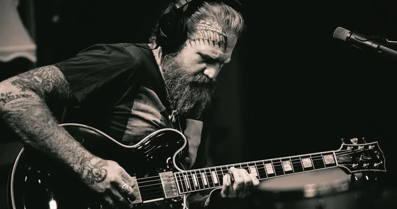 Mastodon un efsanevi gitaristi Brent Hinds motosiklet kazasında hayatını kaybetti