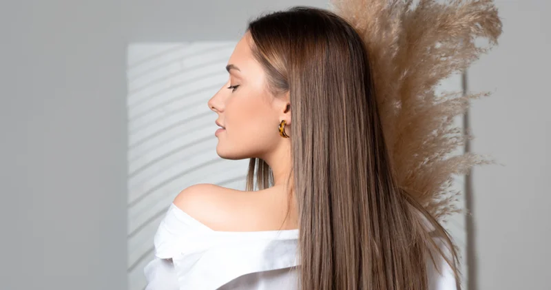Saçlarınızı gün boyu canlı ve parlak gösterecek doğal yöntemler