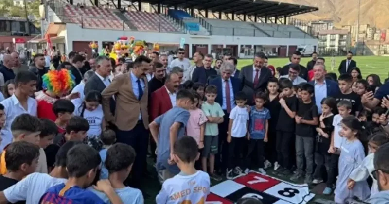 Hakkari de Bir Anadolu Şenliği coşkuyla başladı