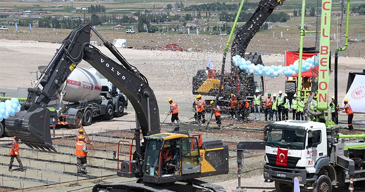Trump Yolu için Iğdır da temel atma töreni Agos